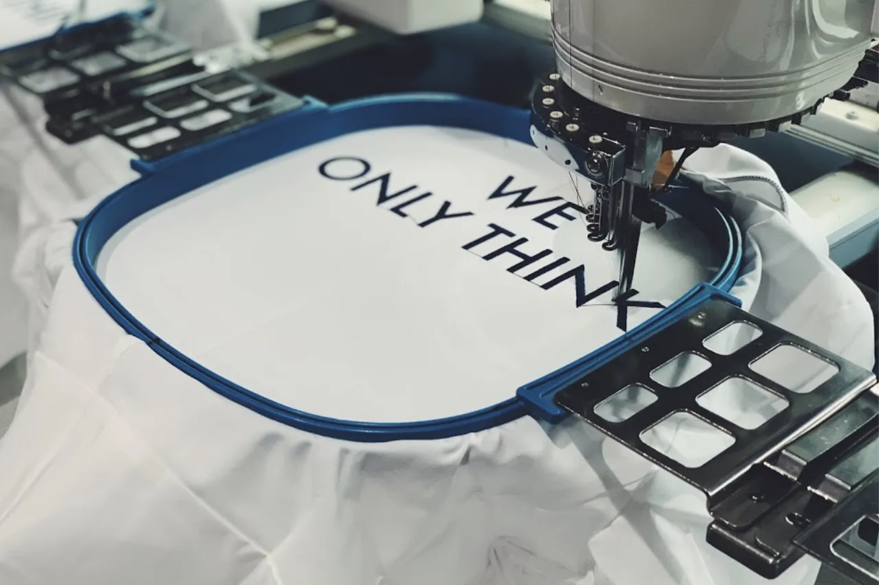 スクラブへの刺繍加工