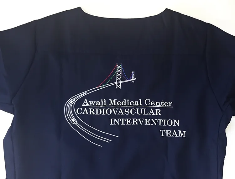 Awaji Medical Center CARDIOVASCULAR INTERVENTION TEAM の刺繍（白衣・スクラブへの着用イメージ）