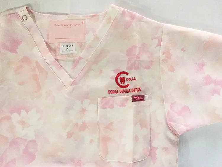 CORAL DENTAL OFFICE の刺繍（ディテール）