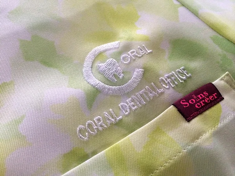 CORAL DENTAL OFFICE の刺繍（ディテール）
