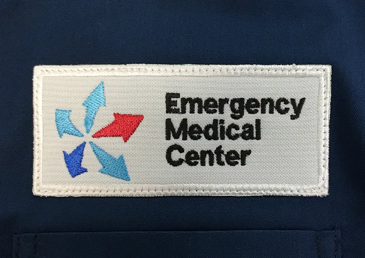 Emergency Medical Center のワッペン・救急救命科。医療スクラブ・白衣に施した刺繍の実績