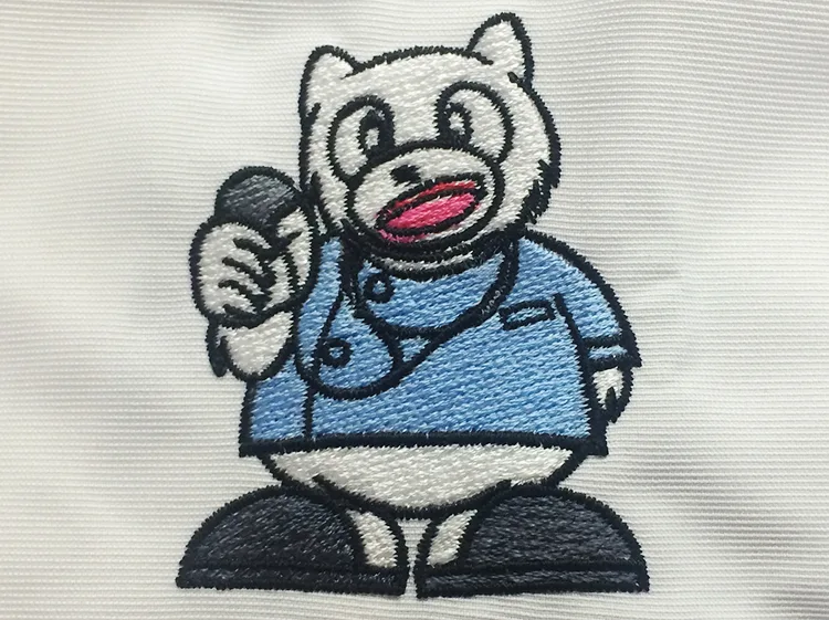 FAMILY CLINIC のキャラクター・歯科。医療スクラブ・白衣に施した刺繍の実績
