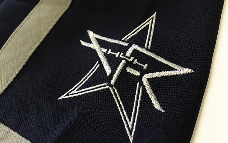 FHUR の刺繍（ディテール）
