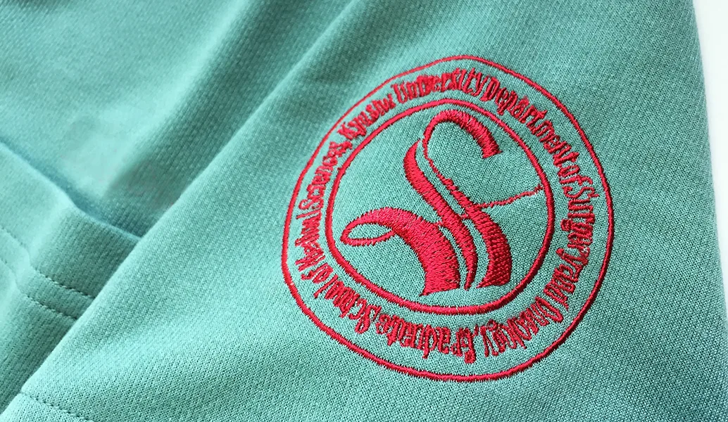 Graduate School of Medical Sciences の刺繍（ディテール）