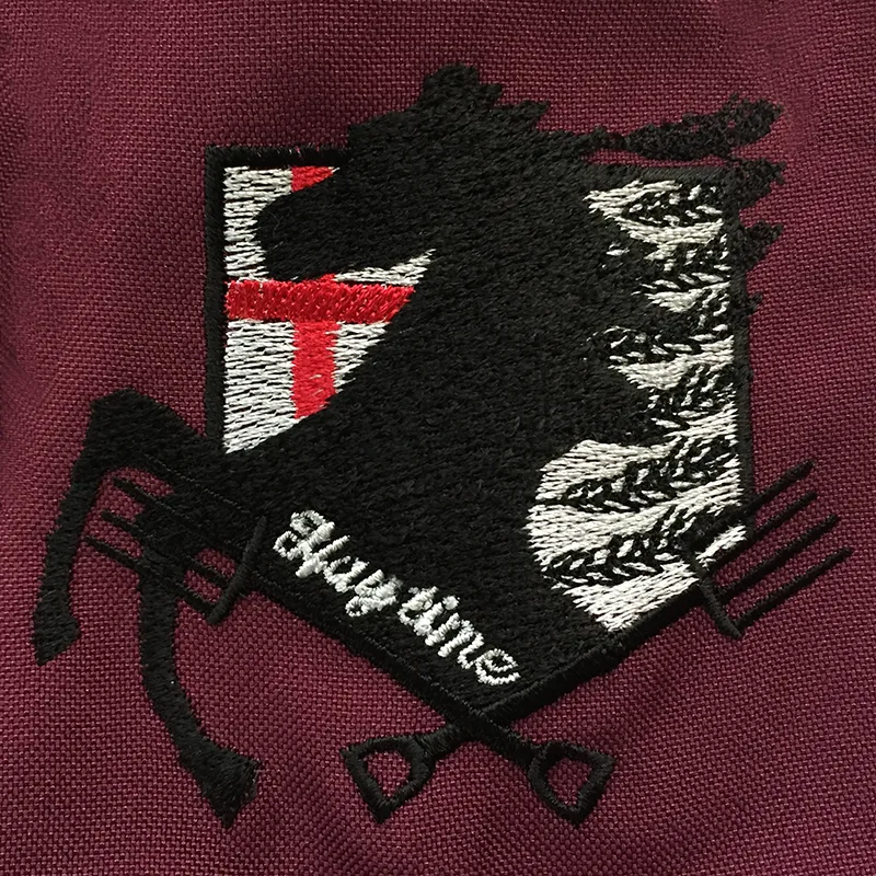 Hay time の刺繍（白衣・スクラブへの着用イメージ）
