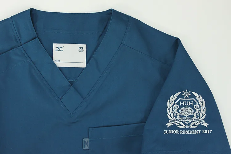 HOKKAIDO UNIVERSITY HOSPITAL JUNIOR RESIDENT 2017 の刺繍（ディテール）
