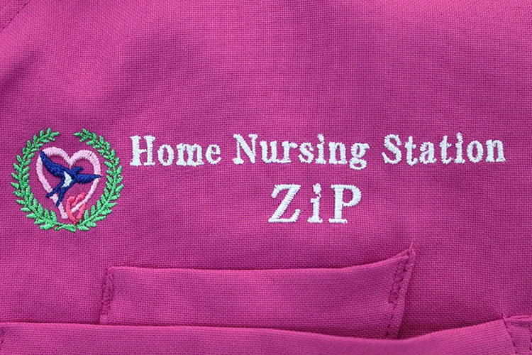 Home Nursing Station ZiP のオリジナルロゴ・ハート。医療スクラブ・白衣に施した刺繍の実績