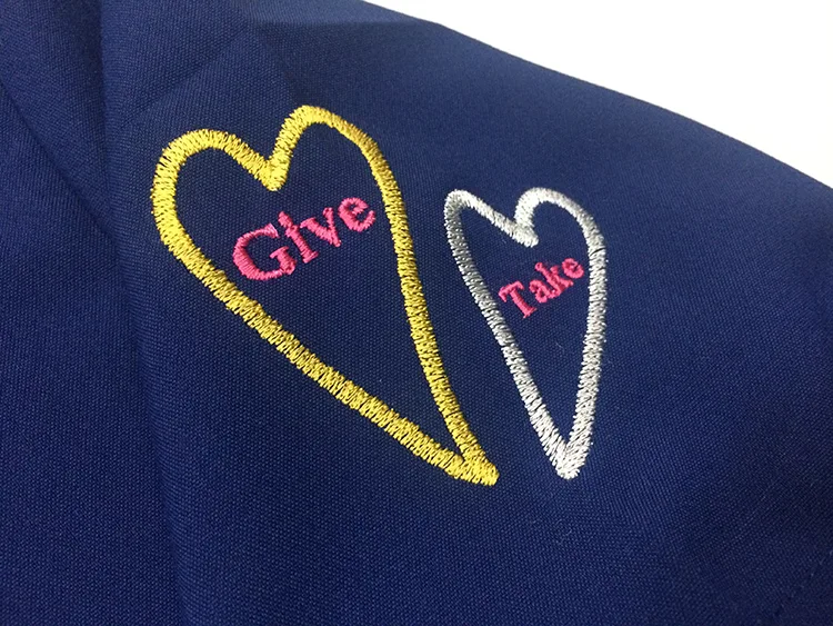 Intensive Care Center / Give Take の刺繍（ディテール）