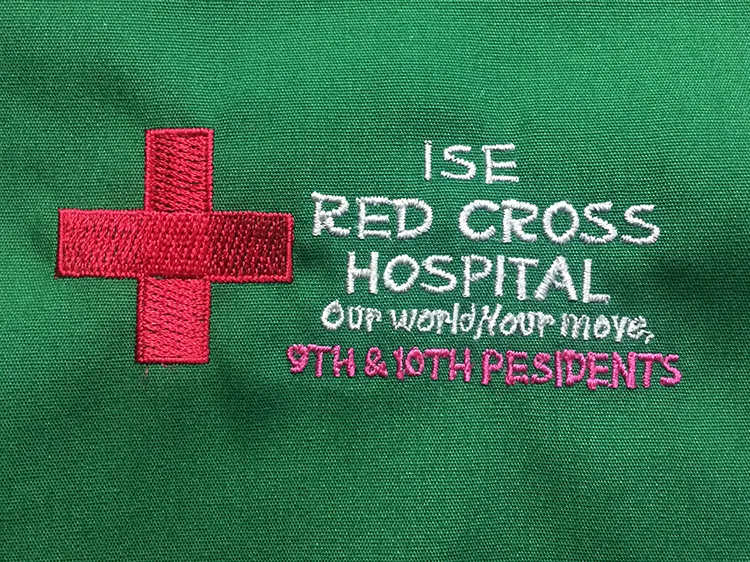 ISE RED CROSS HOSPITAL 9TH&10TH RESIDENTS のオリジナルロゴ・プレゼント。医療スクラブ・白衣に施した刺繍の実績