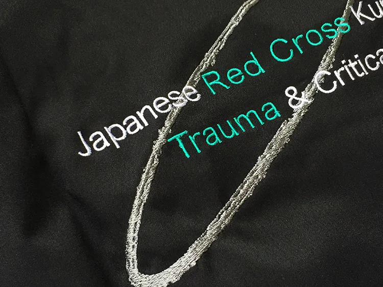 Japanese Red Cross Kumamoto Hospital Trauma & Critical Care Center の刺繍（ディテール）