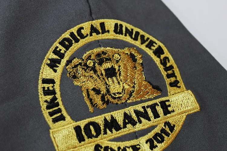 JIKEI MEDICAL UNIVERSITY IOMANTE の刺繍（ディテール）