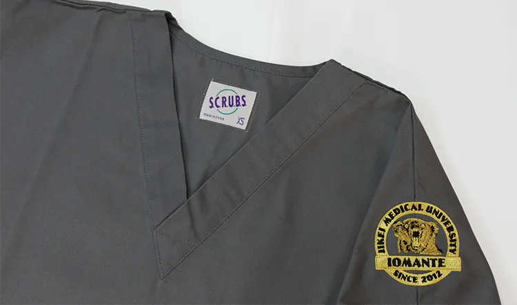 JIKEI MEDICAL UNIVERSITY IOMANTE の刺繍（ディテール）