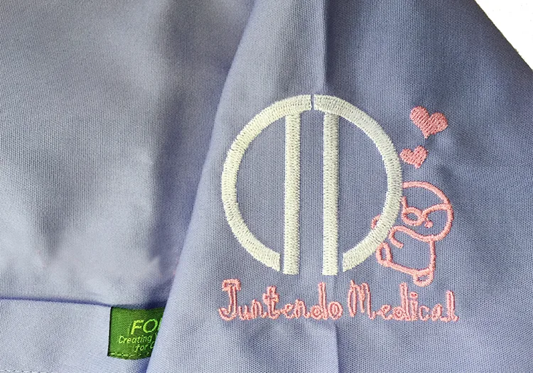 Juntendo Medical の刺繍（ディテール）