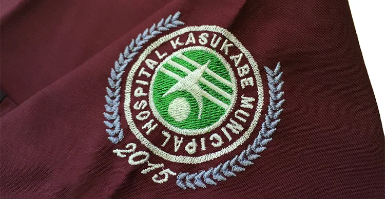 KASUKABE MUNICIPAL HOSPITAL 2015 の刺繍（白衣・スクラブへの着用イメージ）
