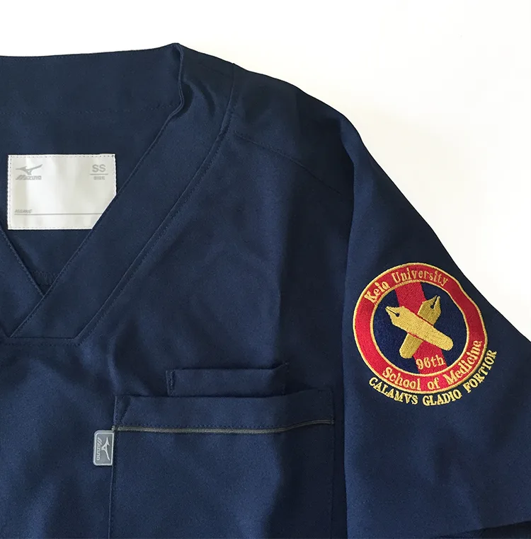 Keio University School of Medicine 96th の刺繍（白衣・スクラブへの着用イメージ）