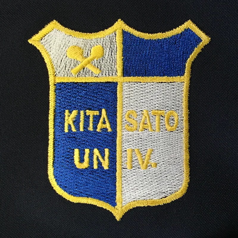 KITASATO UNIV. Kitasato Medical Volley Club のエンブレム・校章。医療スクラブ・白衣に施した刺繍の実績