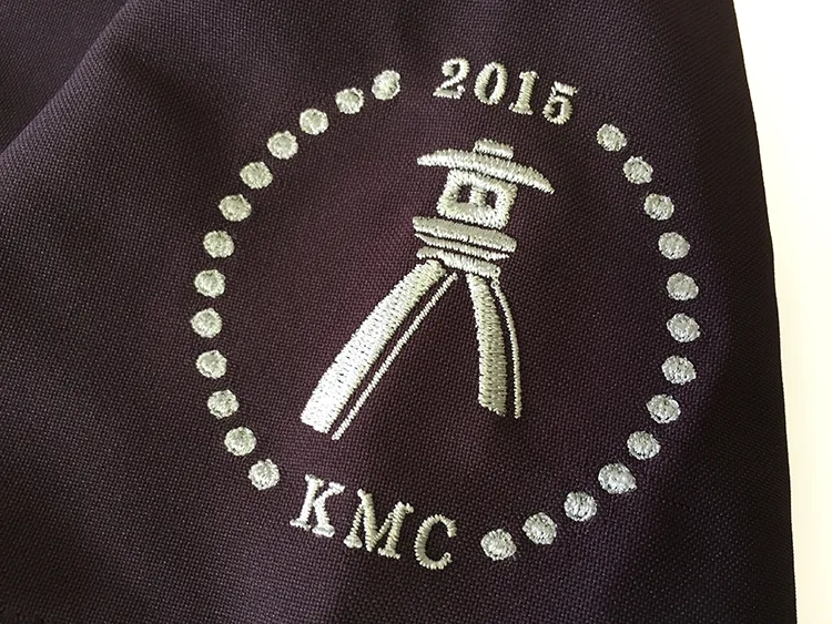 KMC 2015 の刺繍（白衣・スクラブへの着用イメージ）