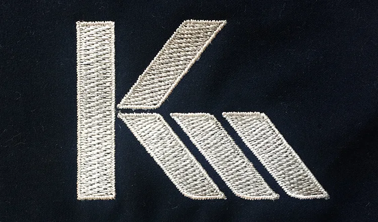 KMC 28th の刺繍（ディテール）