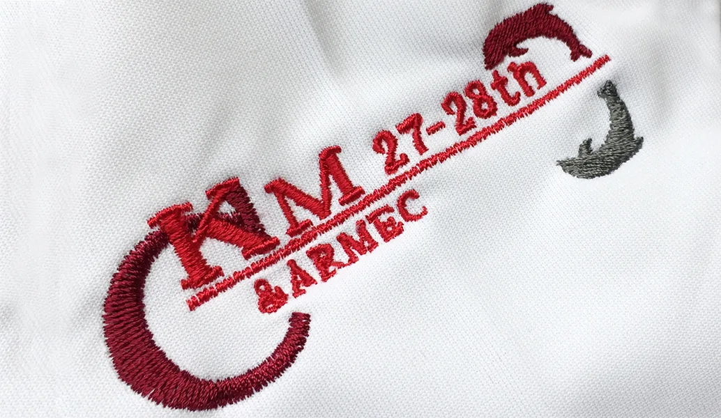 KMC & ARMEC 27-28th の刺繍（白衣・スクラブへの着用イメージ）