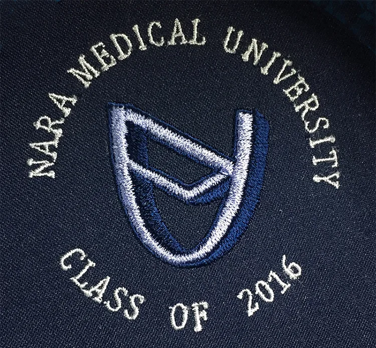NARA MEDICAL UNIVERSITY CLASS OF 2016 のオリジナルロゴ・校章。医療スクラブ・白衣に施した刺繍の実績