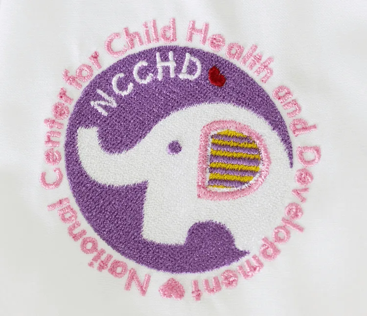 NCCHD のキャラクター・ハート。医療スクラブ・白衣に施した刺繍の実績
