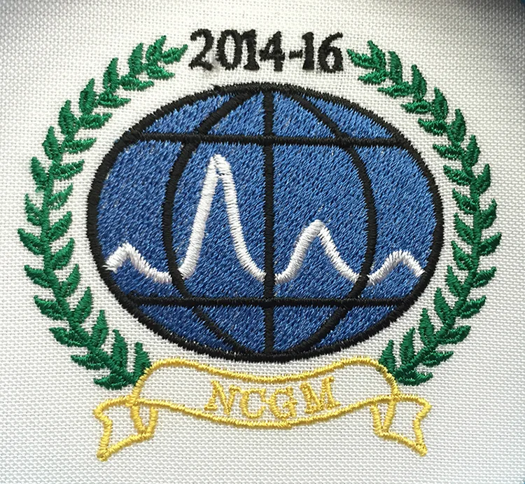 NCGM 2014-16 のエンブレム・月桂樹。医療スクラブ・白衣に施した刺繍の実績