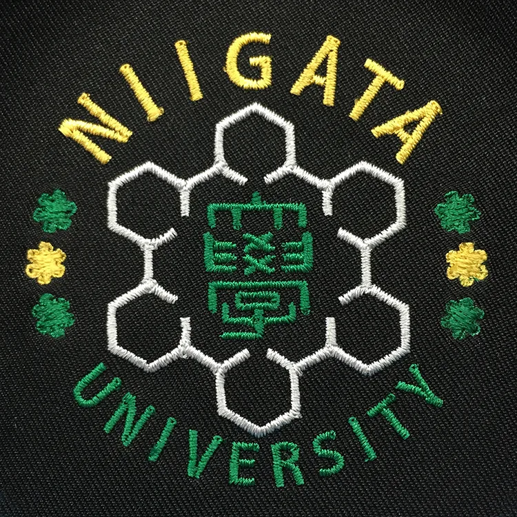 NIIGATA UNIVERSITY のオリジナルロゴ・校章。医療スクラブ・白衣に施した刺繍の実績