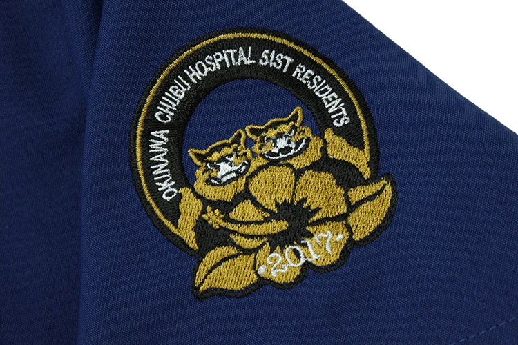 OKINAWA CHUBU HOSPITAL RESIDENTS 2017 の刺繍（白衣・スクラブへの着用イメージ）