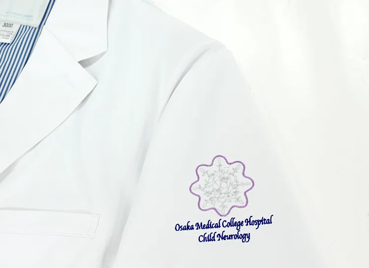 Osaka Medical College Hospital の刺繍（ディテール）
