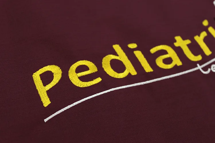 Pediatrix team 2017 の刺繍（ディテール）