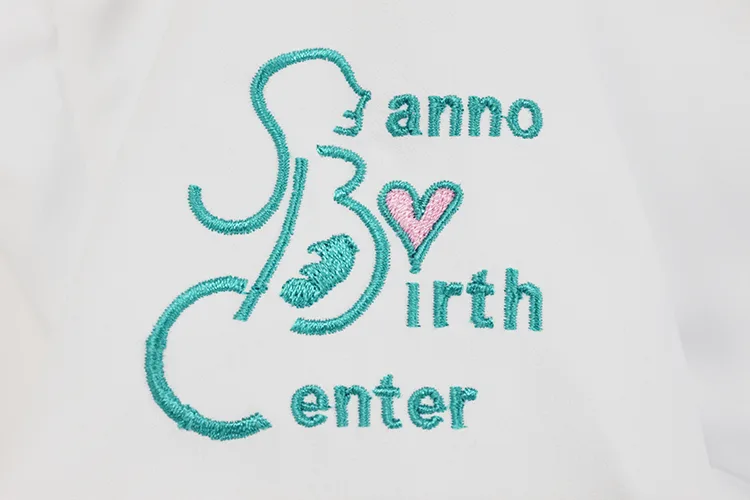Sanno Birth Center のオリジナルロゴ・ハート。医療スクラブ・白衣に施した刺繍の実績