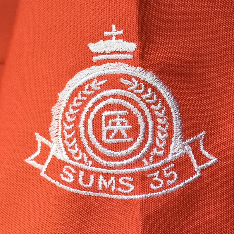 35th Class のオリジナルロゴ・月桂樹。医療スクラブ・白衣に施した刺繍の実績