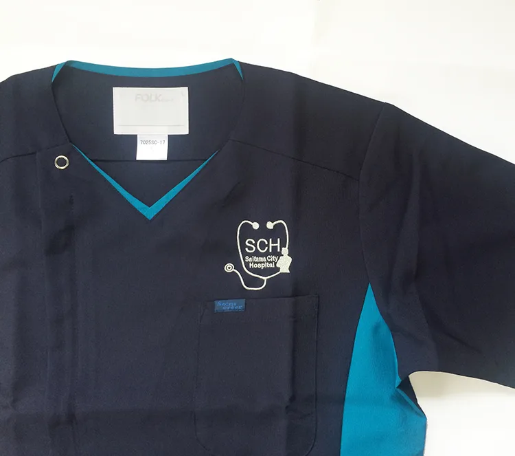 Saitama City Hospital の刺繍（白衣・スクラブへの着用イメージ）