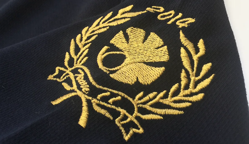 team 11 の刺繍（ディテール）