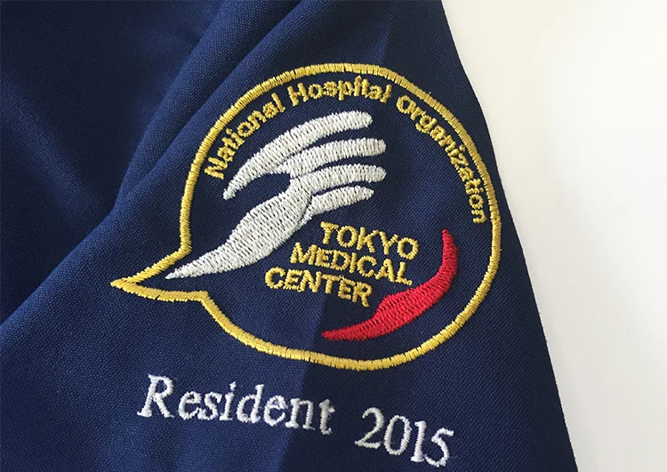 TOKYO MEDICAL CENTER Resident 2015 の刺繍（ディテール）