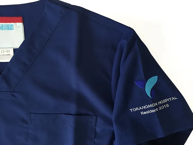 TORANOMON HOSPITAL Resident 2015 の刺繍（ディテール）
