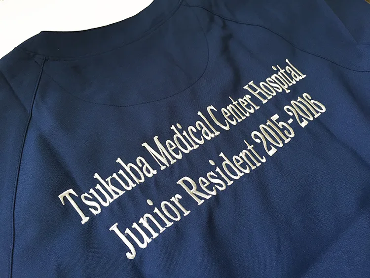 Tsukuba Medical Center Hospital の刺繍（白衣・スクラブへの着用イメージ）