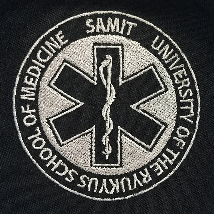 UNIVERSITY OF THE RYUKYUS SCHOOL OF MEDICINE SAMIT のオリジナルロゴ・蛇。医療スクラブ・白衣に施した刺繍の実績