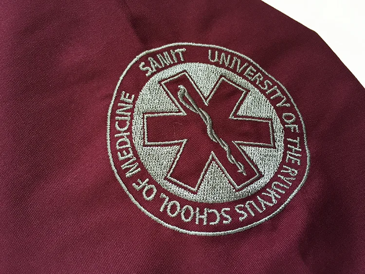 UNIVERSITY OF THE RYUKYUS SCHOOL OF MEDICINE SAMIT の刺繍（ディテール）