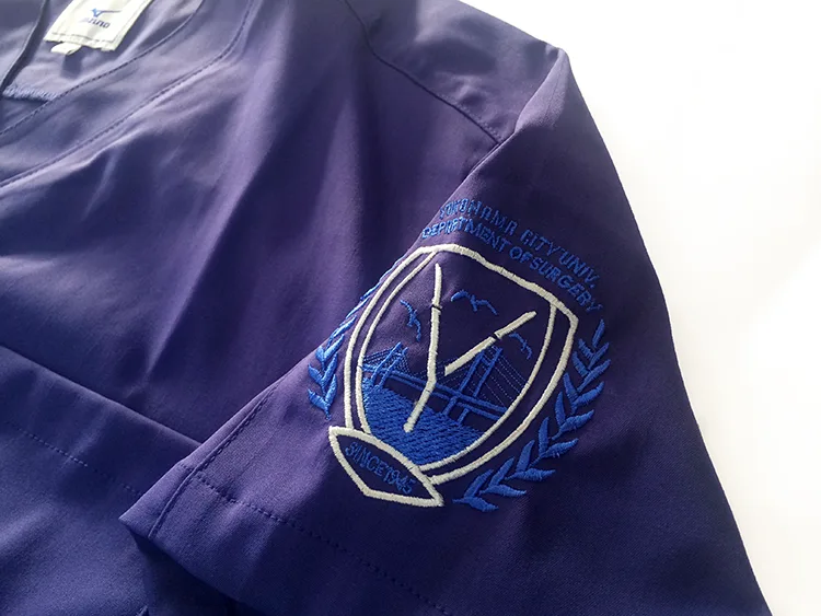 YOKOHAMA CITY UNIV.  DEPARTMENT OF SURGERY の刺繍（白衣・スクラブへの着用イメージ）