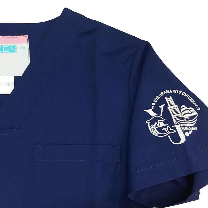 YOKOHAMA CITY UNIVERSITY 2015 Residents の刺繍（ディテール）