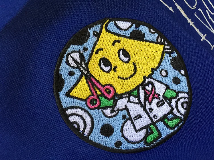 YOKOHAMA CITY UNIVERSITY HOSPITAL の刺繍（ディテール）