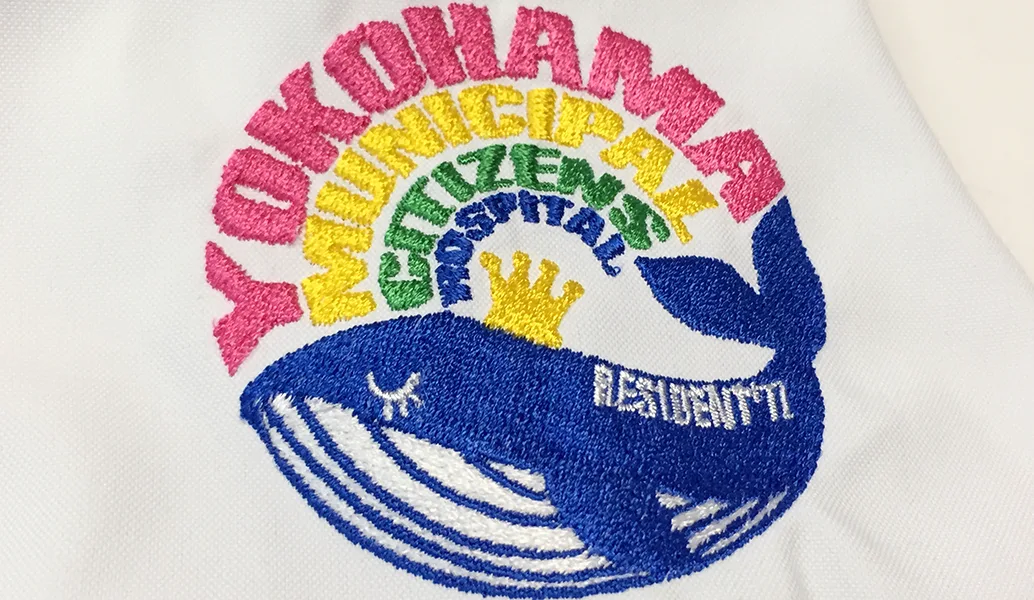 YOKOHAMA MUNICIPAL CITIZENS HOSPITAL の刺繍（白衣・スクラブへの着用イメージ）