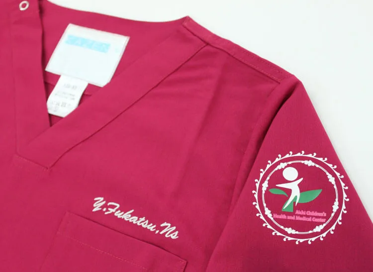 Aichi Children’s Health and Medical Center Emergency & Critical Care Medicine のプリント（白衣・スクラブへの着用イメージ）