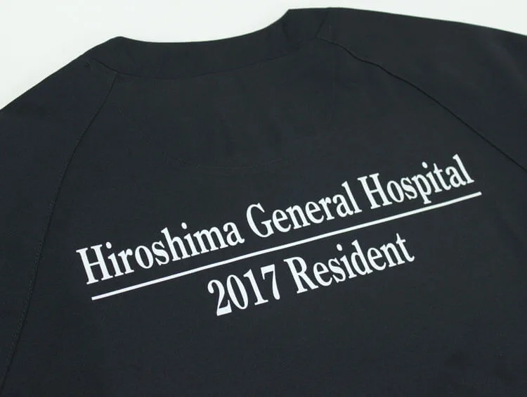 Hiroshima General Hospital 2017 Resident のホワイト系・単色プリント。医療スクラブ・白衣に施したプリントの実績