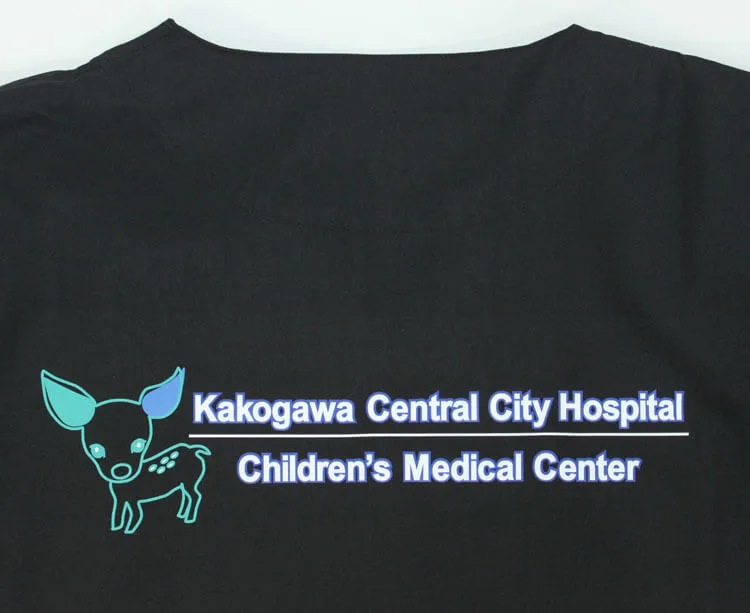 Kakogawa Central City Hospital Children’s Medical Center のキャラクター・フルカラープリント。医療スクラブ・白衣に施したプリントの実績