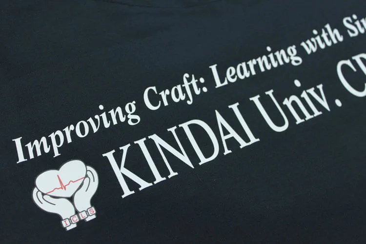 KINDAI Univ. CPC club のオリジナルロゴ・フルカラープリント。医療スクラブ・白衣に施したプリントの実績