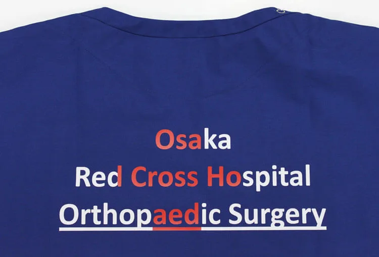 Osaka Red Cross Hospital Orthopaedic Surgery のオリジナルロゴ・フルカラープリント。医療スクラブ・白衣に施したプリントの実績