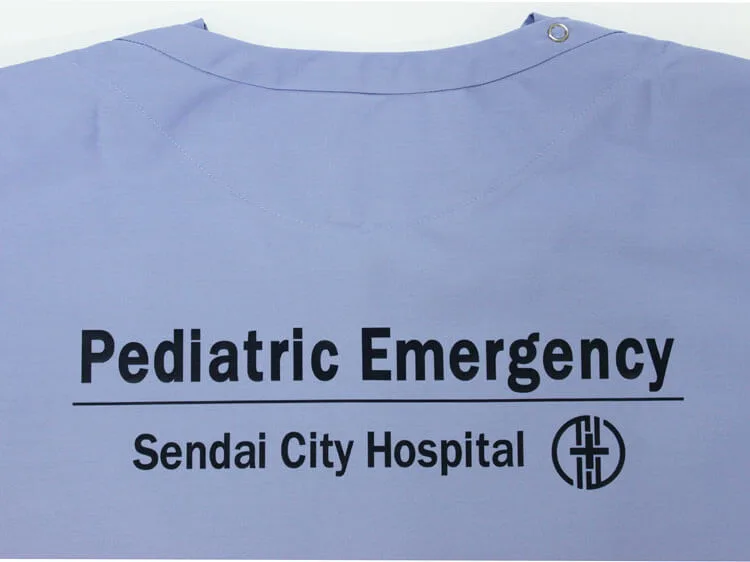 Sendai City Hospital Pediatric Emergency のプリント（白衣・スクラブへの着用イメージ）