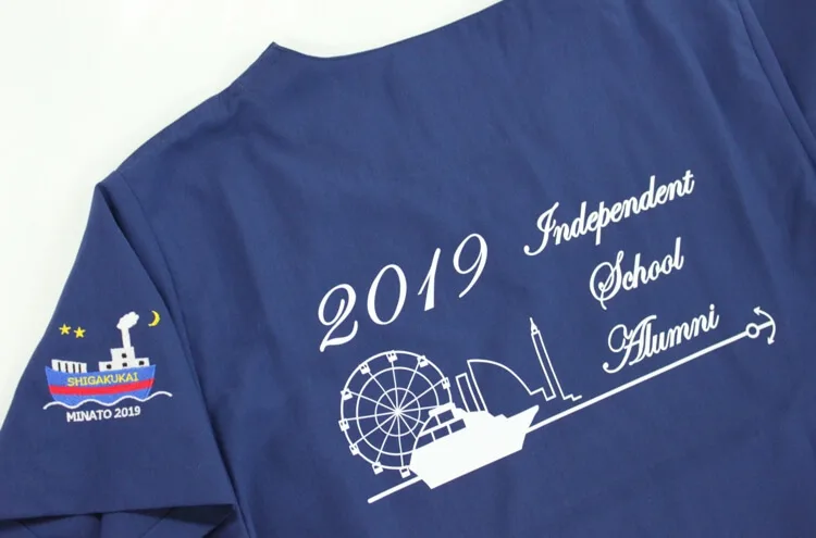 Minato Red Cross Hospital Independent School Alumni 2019 のプリント（白衣・スクラブへの着用イメージ）